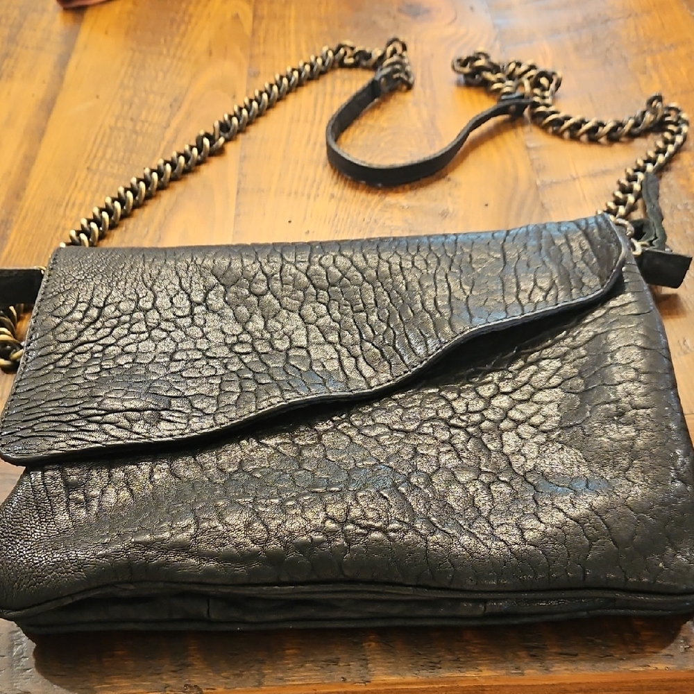 MAXON COLLECTION BLACK PEBBLE LEATHER CROSSBODY BAG
